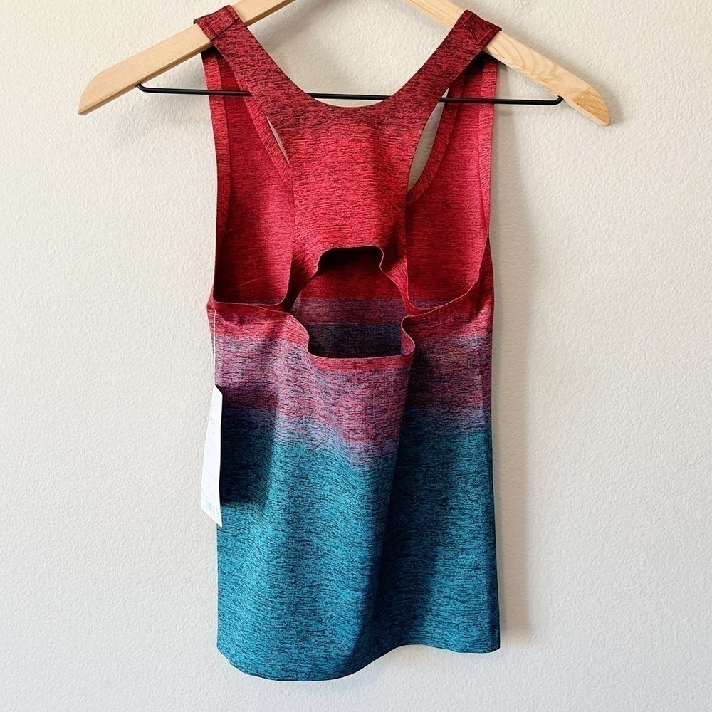 Athleta NWT Relay Tank Top Gradient Ombré Multi Blue/Red Size XS - Picture 6 of 8